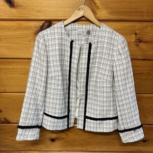 Kasper Collarless Kissing Front Fringe Jacket Women's 14P Vanilla Ice/Black